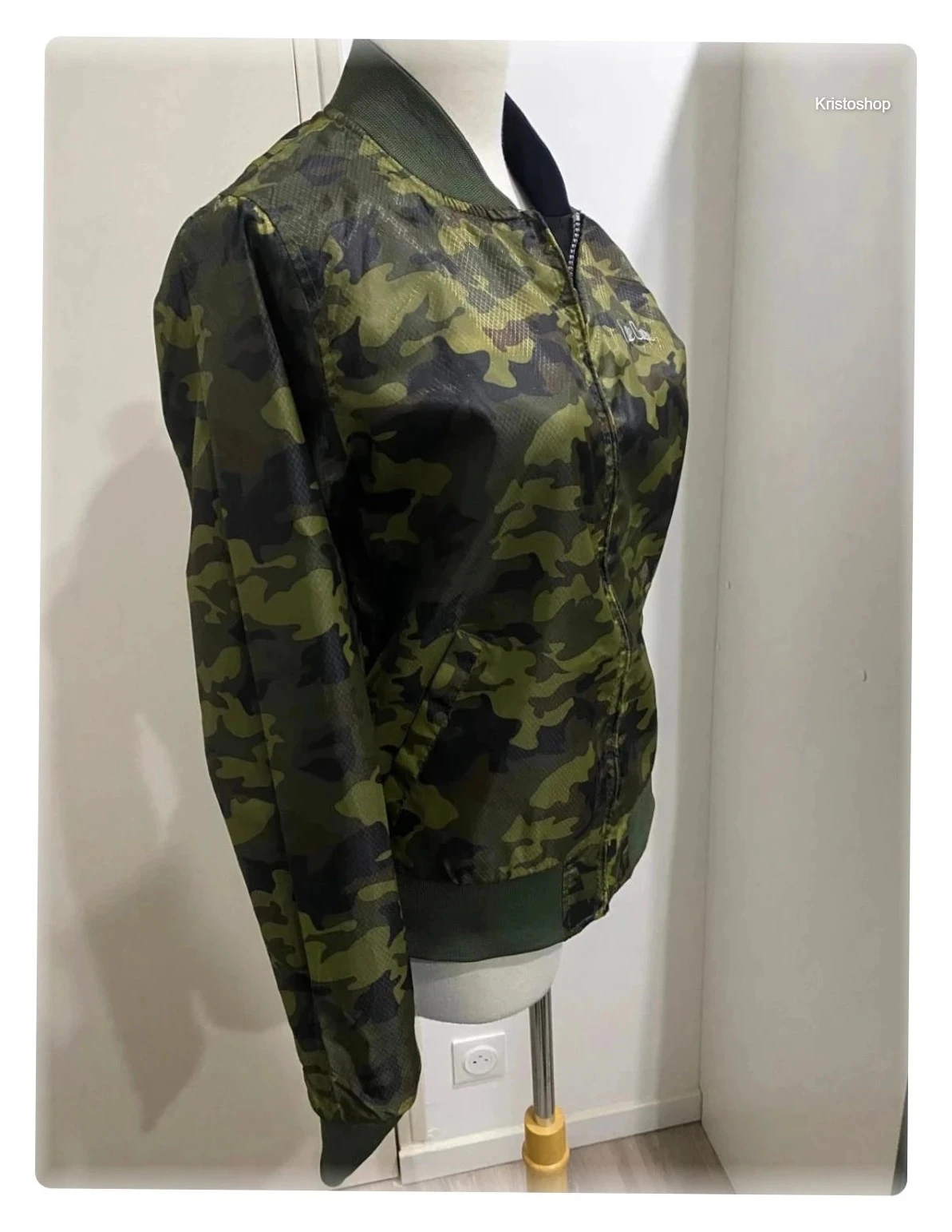 Chaqueta 2-en-1 Lee Cooper Reversible negra y camuflaje Fullzip Crewneck Talla XS – photo 8